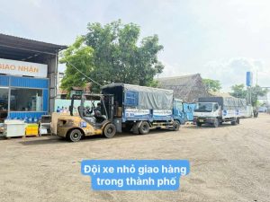 Đội xe nhỏ giao hàng Trong Thành Phố