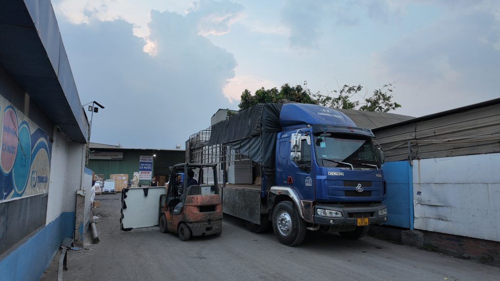 Các loại xe tải vận chuyển hàng từ Nam ra Bắc