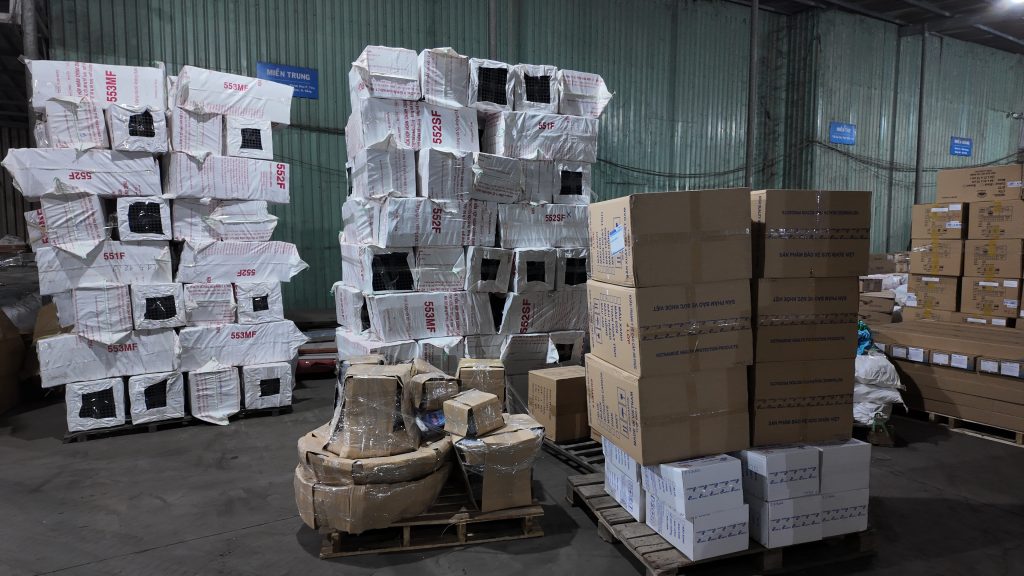 Hàng hóa chành xe cà mau đi quảng ninh nhận