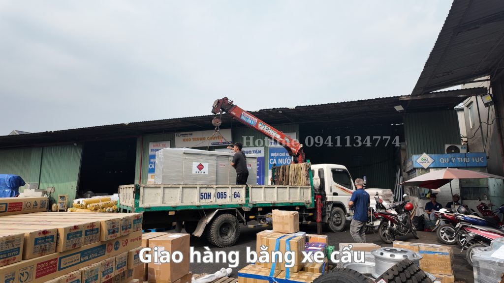 Vận chuyển hàng bằng xe cẩu