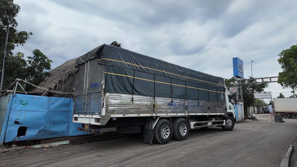 Xe bắt đầu di chuyển theo lộ trình Tiền Giang đi Quảng Ninh