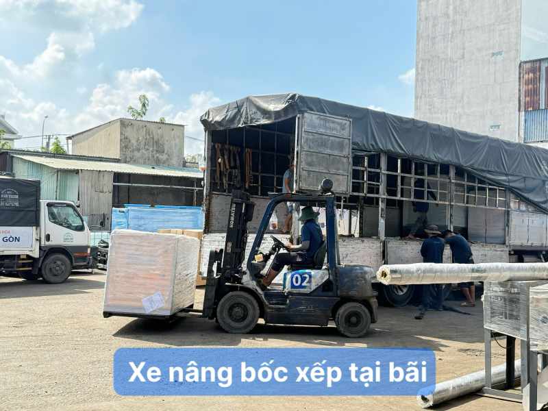 Bốc Xếp Xe nâng Tại Bãi