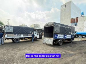 Đội xe nhỏ lấy hàng tận nơi