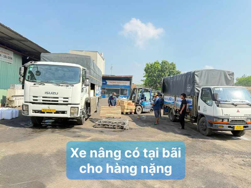 Xe nâng có tại chành cho hàng nặng