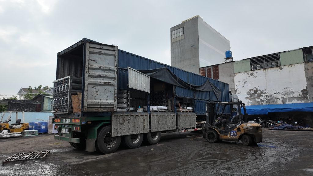 Xe Container chở hàng từ Quận 8 đi Hải Phòng