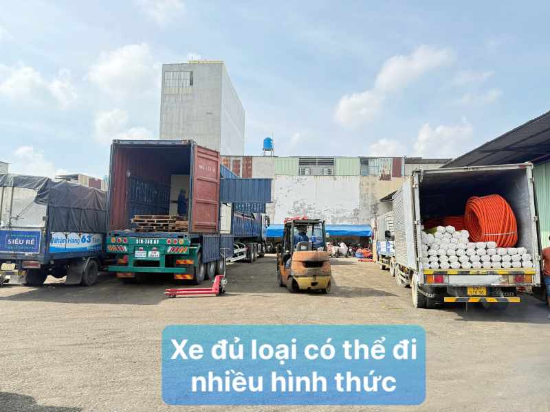 Xe đủ loại đi nhiều hình thức